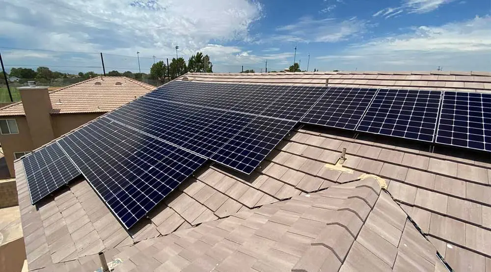 Off-grid solar power system